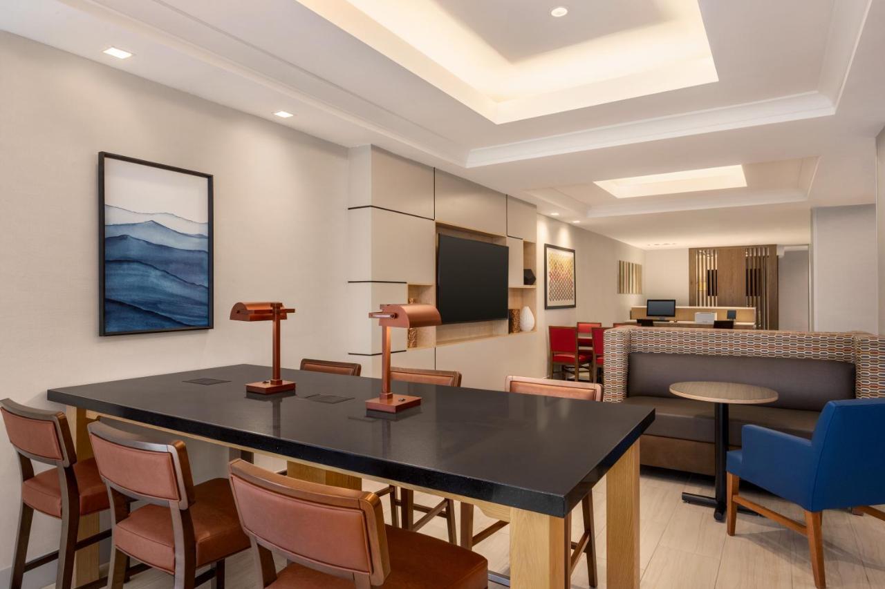 Holiday Inn Express & Suites Denver Airport By Ihg Εξωτερικό φωτογραφία