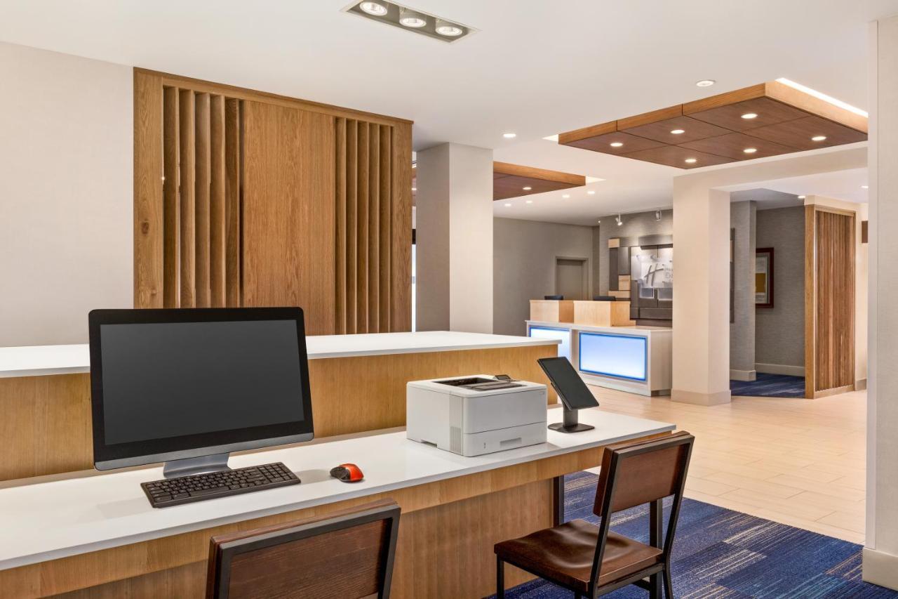 Holiday Inn Express & Suites Denver Airport By Ihg Εξωτερικό φωτογραφία