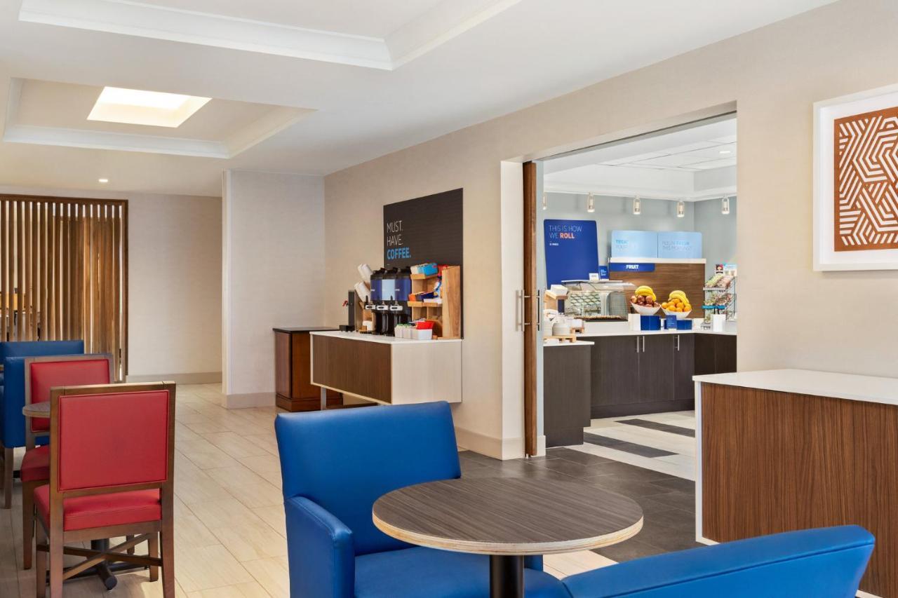 Holiday Inn Express & Suites Denver Airport By Ihg Εξωτερικό φωτογραφία