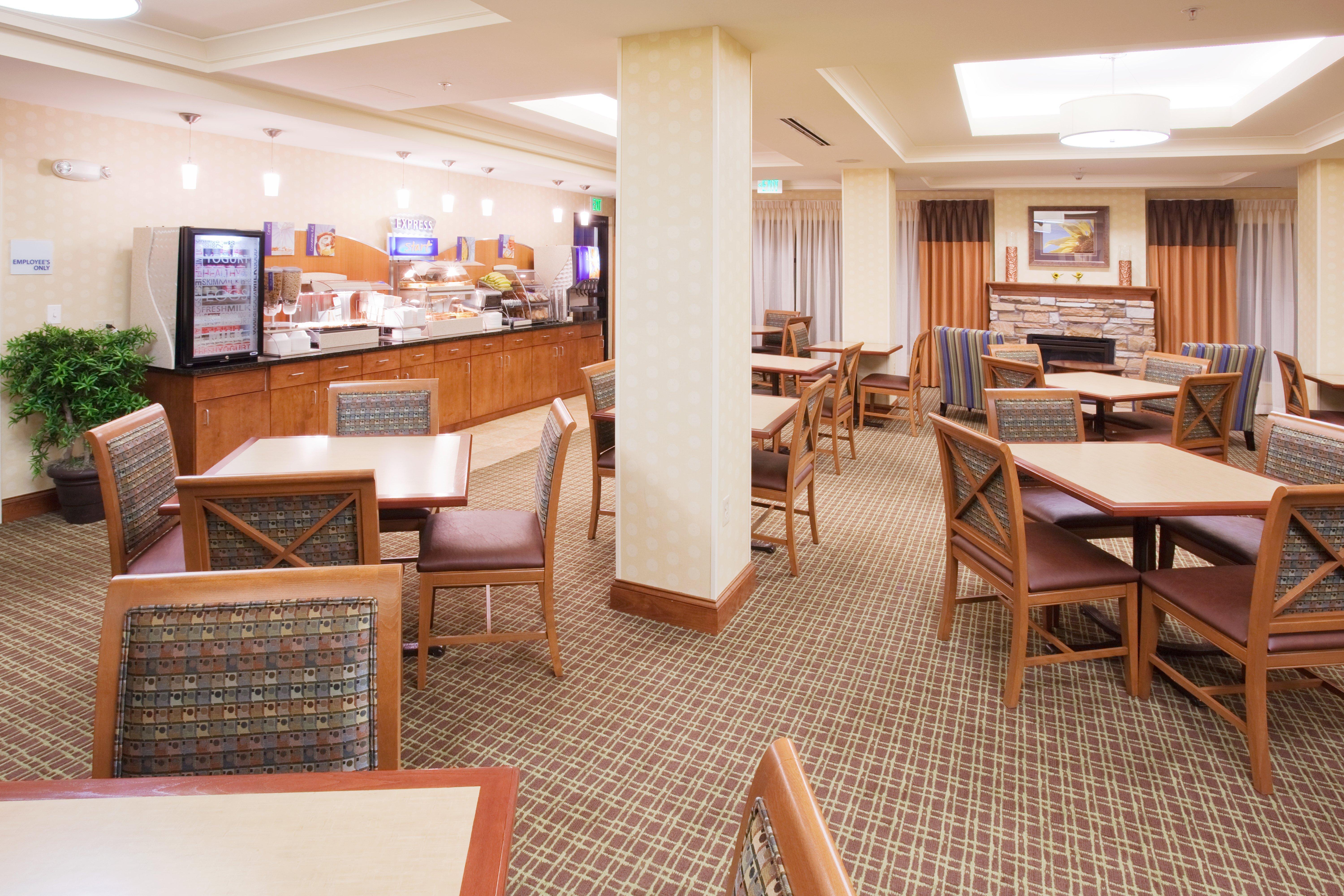Holiday Inn Express & Suites Denver Airport By Ihg Εξωτερικό φωτογραφία